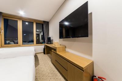 لومیا هتل2 دنگدامون