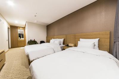 لومیا هتل2 دنگدامون