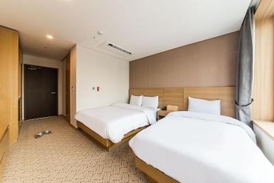 لومیا هتل2 دنگدامون