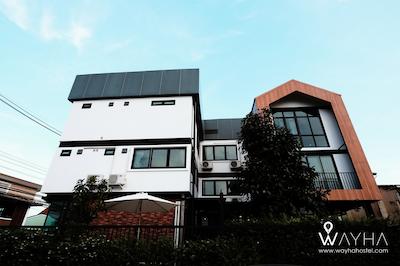 ویها هاستل دون موینگ ایرپورت