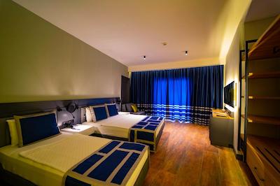 ناکسین دلوکس هتل