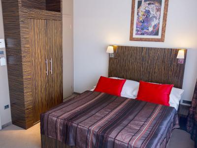 ای هتل کریستال پالاس