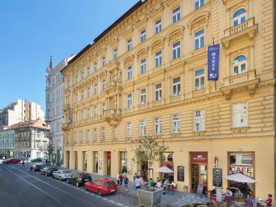 ای هتل مانز