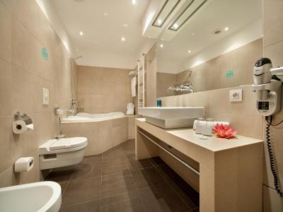 ای هتل مانز