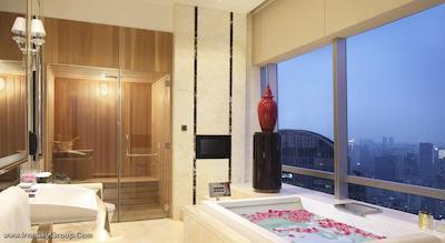 دابل تری بای هیلتون گوانگژو