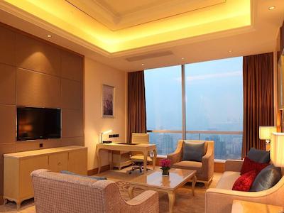 دابل تری بای هیلتون گوانگژو