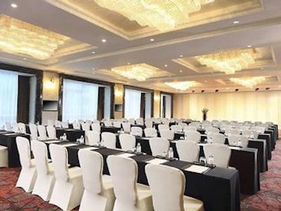 دابل تری بای هیلتون گوانگژو