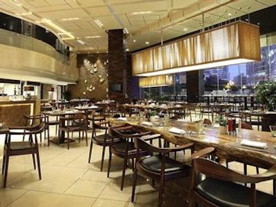 دابل تری بای هیلتون گوانگژو