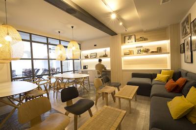 فر یو هستل سویلا