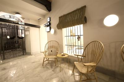 فر یو هستل سویلا