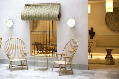 فر یو هستل سویلا