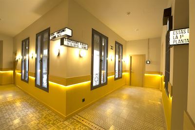 فر یو هستل سویلا