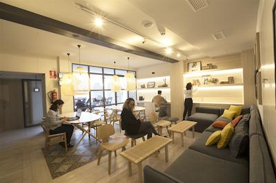 فر یو هستل سویلا