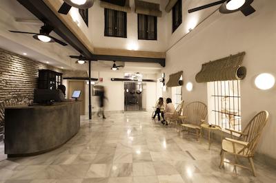 فر یو هستل سویلا