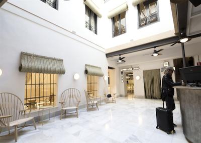 فر یو هستل سویلا