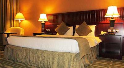 گولدن تولیپ خات اسپرینگز ریزرت اند اسپا