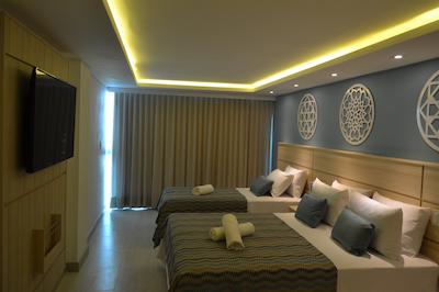 پارادیسُ پر پریا هتل