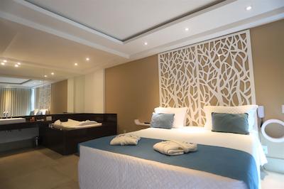 پارادیسُ پر پریا هتل