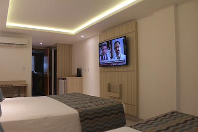 پارادیسُ پر پریا هتل