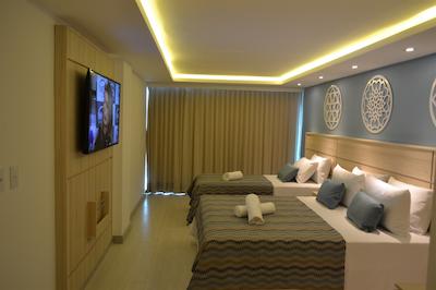 پارادیسُ پر پریا هتل