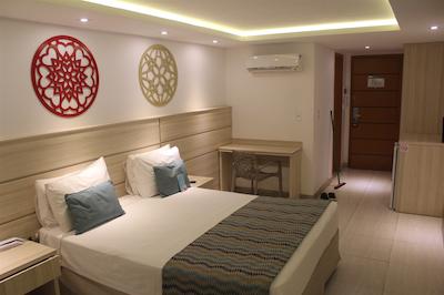 پارادیسُ پر پریا هتل