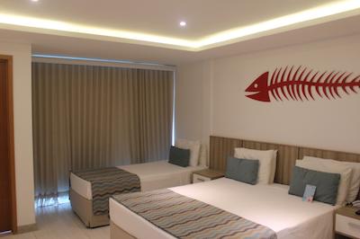 پارادیسُ پر پریا هتل