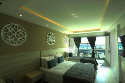 پارادیسُ پر پریا هتل