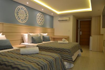 پارادیسُ پر پریا هتل