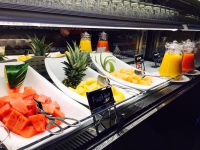 شانگهای جینگان سیتیگو هتل