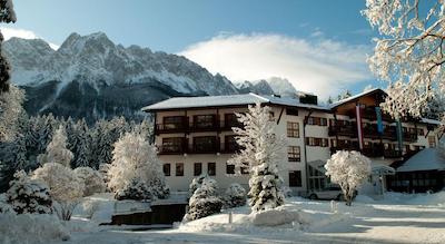 هتل ام بادرسی