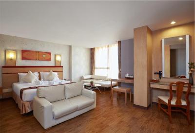 ایسترن گرند پالاس