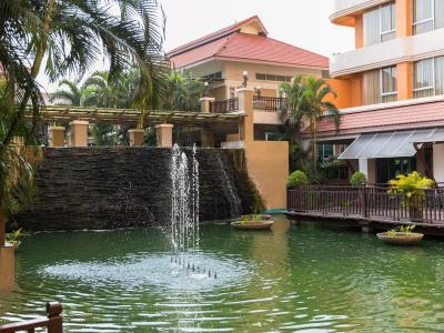 ایسترن گرند پالاس