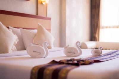 ایسترن گرند پالاس