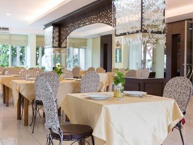 ایسترن گرند پالاس