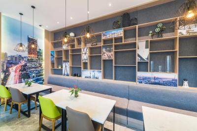 اتور هتل شانگهای اینترنشنال توریسم اند ریزورتس زون برانچ