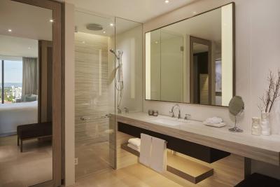 د وستین پرد