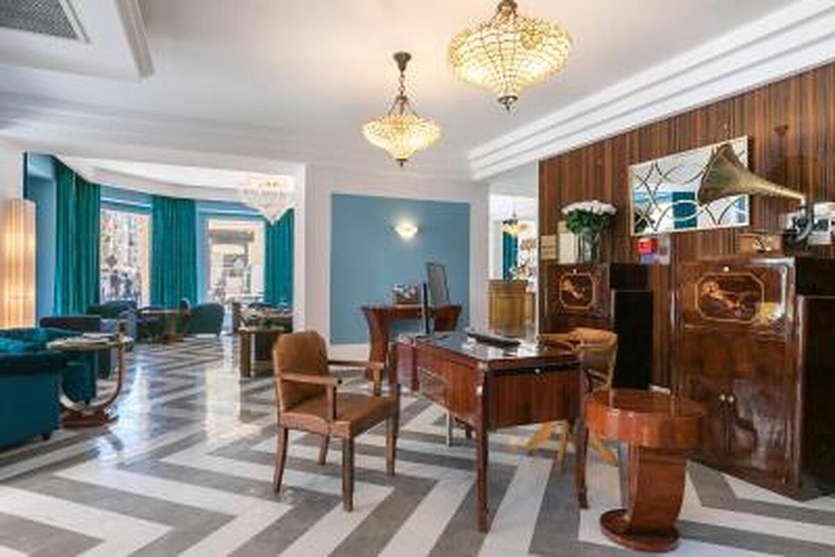 The Jay Hotel by HappyCulture
