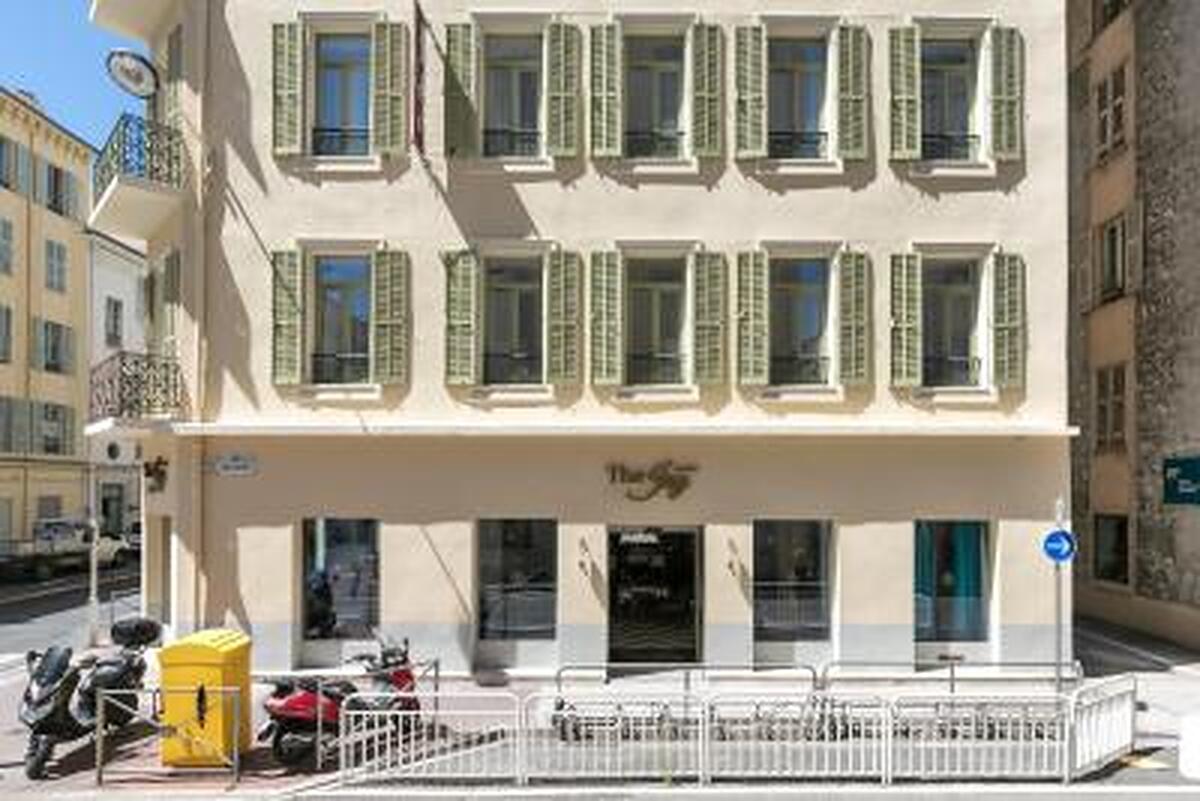 The Jay Hotel by HappyCulture