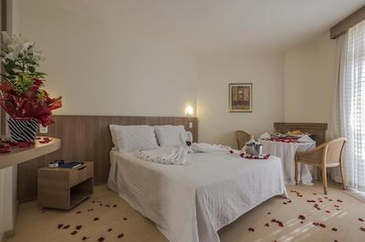 اکتوال کنونشن هتل