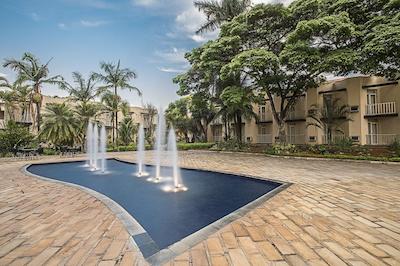 اکتوال کنونشن هتل