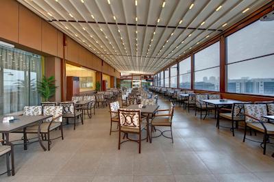 تو سیزن هتل اند آپارتمان