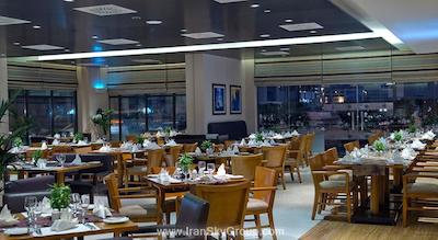 تو سیزن هتل اند آپارتمان