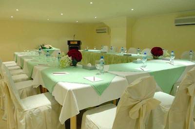 ال مونتازاه پلازا هتل