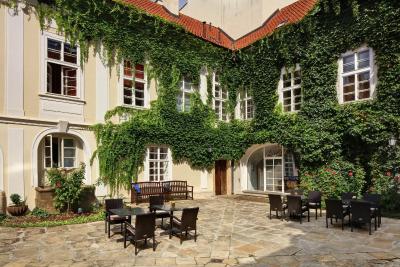 اسمتانا هتل