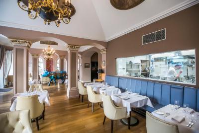 اسمتانا هتل