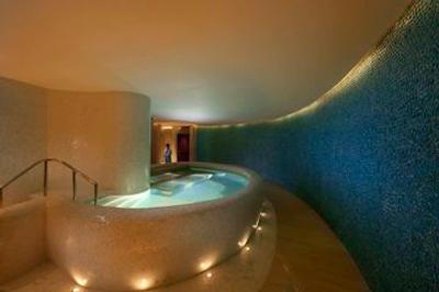 هیلتون گوانگژو تیانه