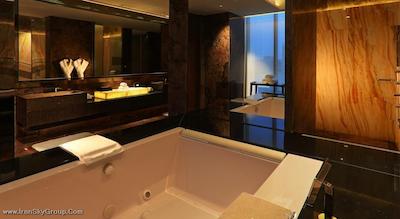 هیلتون گوانگژو تیانه