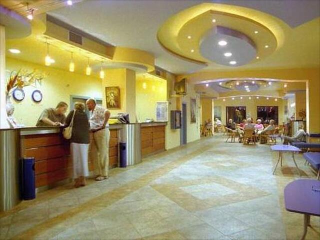 دانا پالاس
