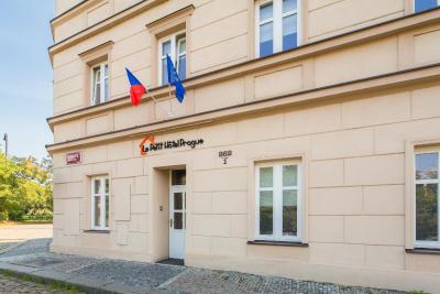 ل پتیت هتل پراگو