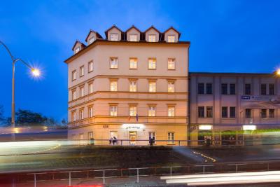 ل پتیت هتل پراگو